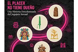 Infografía estilo museo sobre fondo de piedra oscura que muestra la evolución global del juguete sexual: incluye un dildo de piedra prehistórico, una deidad mesoamericana, un dildo de jade oriental, una escultura de la India, un vibrador antiguo de madera