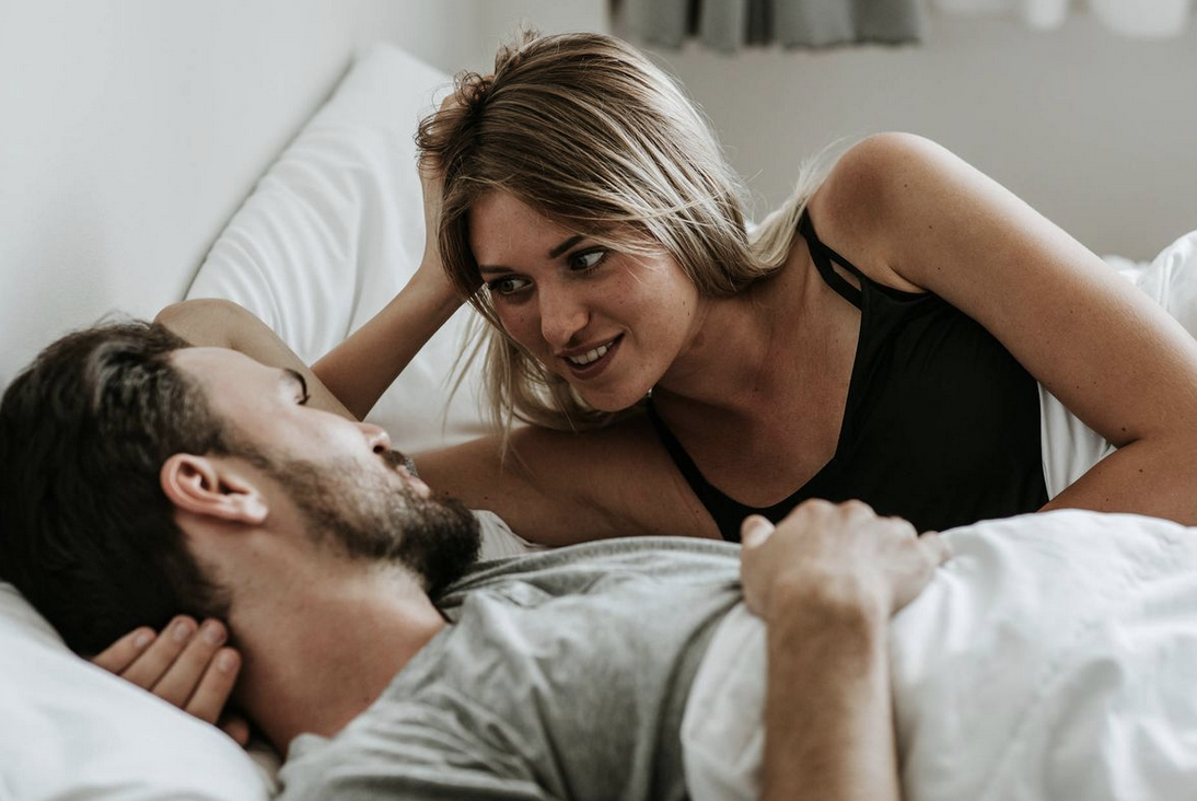 Hablar de Sexo sin Tabúes: Guía para Explorar Deseos y Límites en Pareja